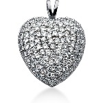 Hjerteformet symbolanheng i hvitt gull med 106 st diamanter (2.12 ct.)