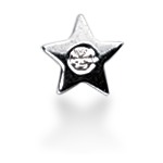 Stjerneformet symbolanheng i hvitt gull med rund, brilliantslipt diamant (0.03 ct.)
